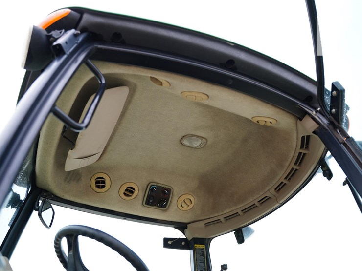 2007-john-deere-3320-image-36