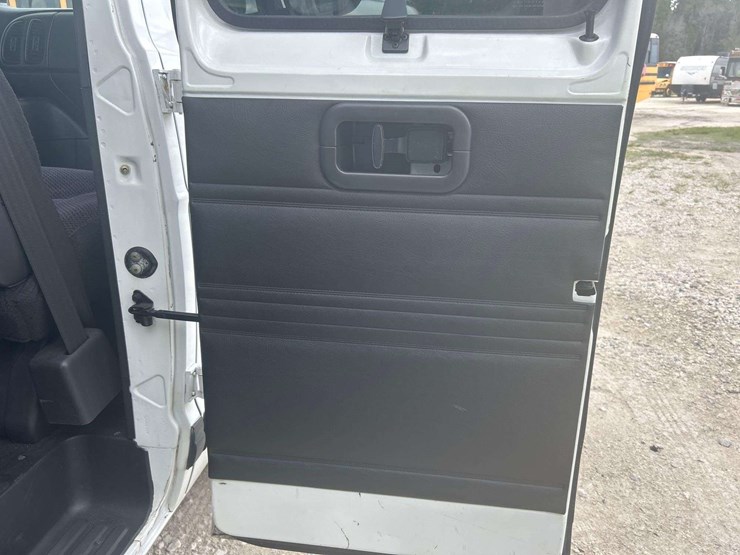 2001-dodge-ram-wagon-3500-passenger-van-image-22