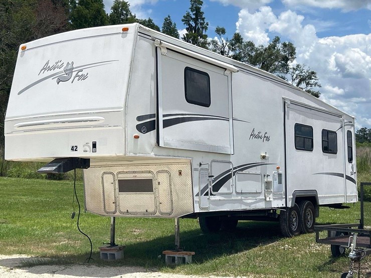 2005-northwood-artic-fox-29v-t/a-34ft.-5th-wheel-travel-trailer-image-1