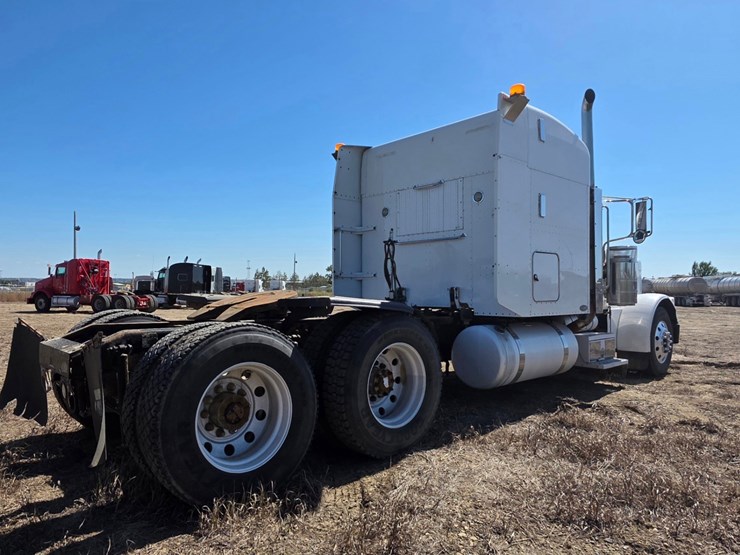 2007-peterbilt-379-image-43