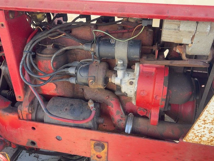 interntional-184-2wd-tractor-image-12