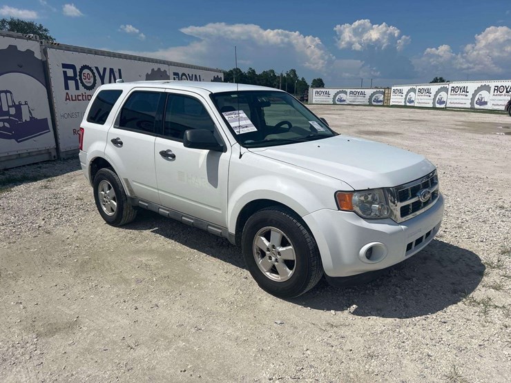 2012-ford-escape-xls-image-2