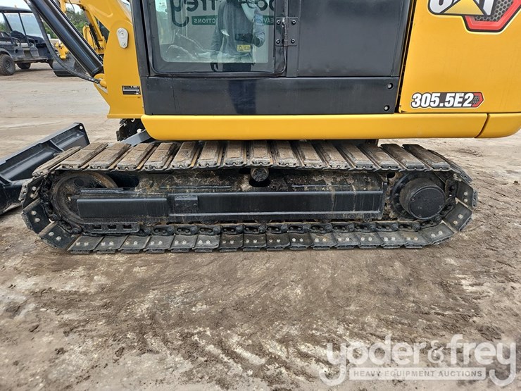 2021-caterpillar-305.5-image-21