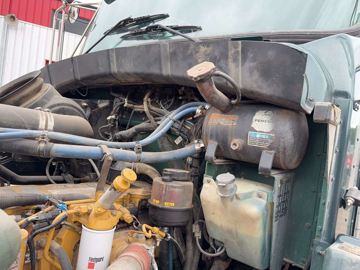 2001-kenworth-t300-image-35