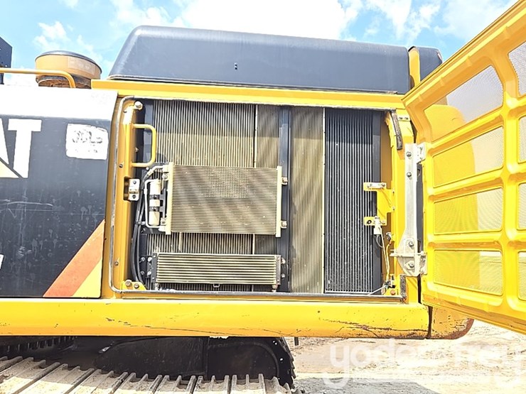 2021-caterpillar-349-image-50
