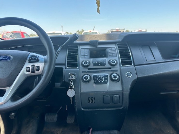 #23002-•-2017-ford-taurus-image-40