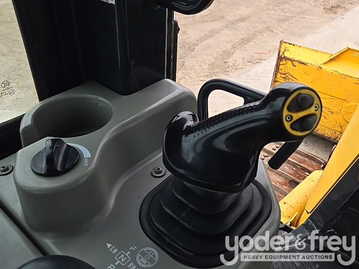 2020-komatsu-d61px-24-image-55