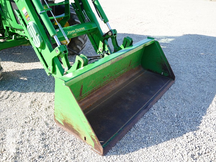 2017-john-deere-5090r-image-18