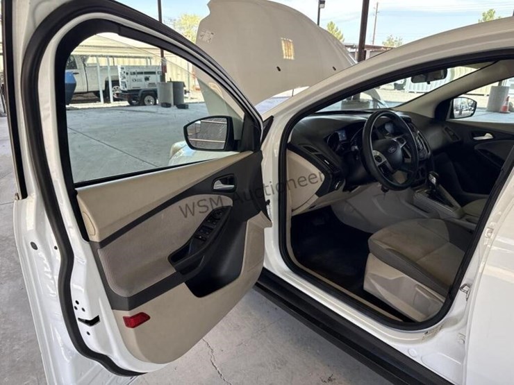 2012-ford-focus-se-sdn-image-21
