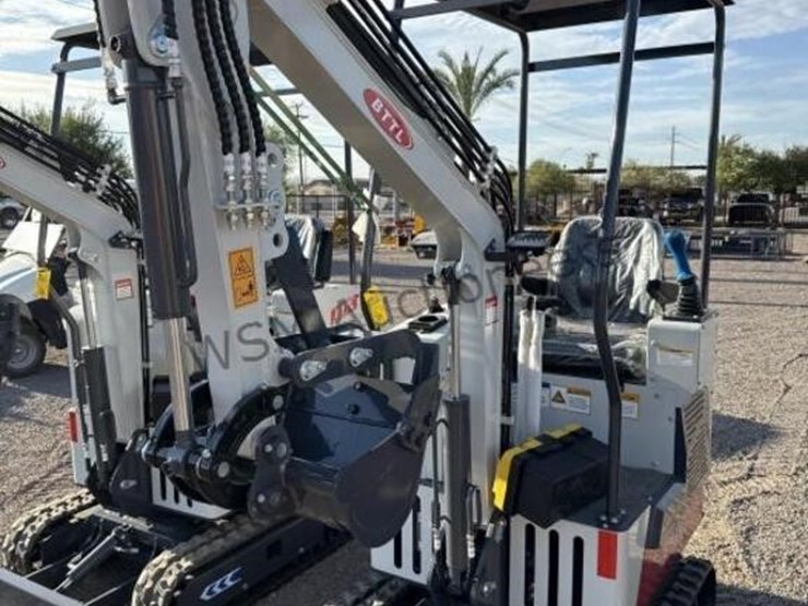 battler-et15h-mini-excavator-image-2
