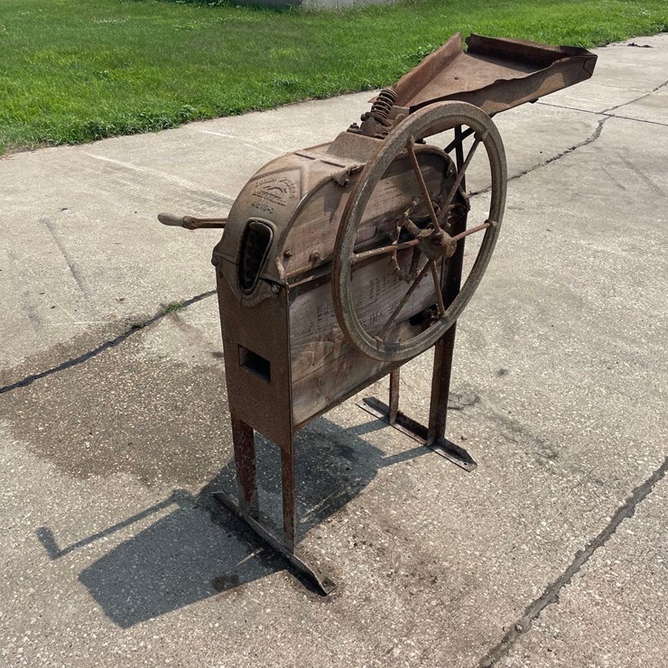 John Deere Corn Sheller