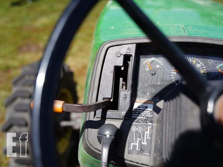 2004-john-deere-5220-image-26