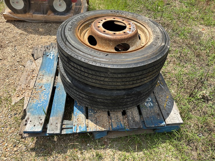 #79734-•-qty-2,-225/70r19.5,-10-lug-tires-and-rims-image-4