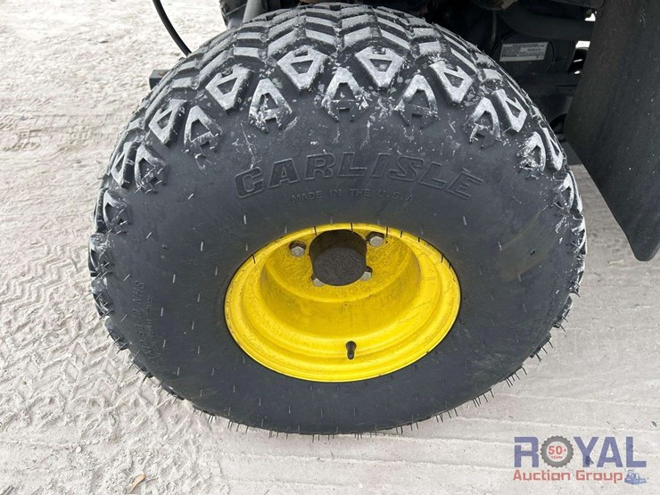 2017-john-deere-gator-image-14
