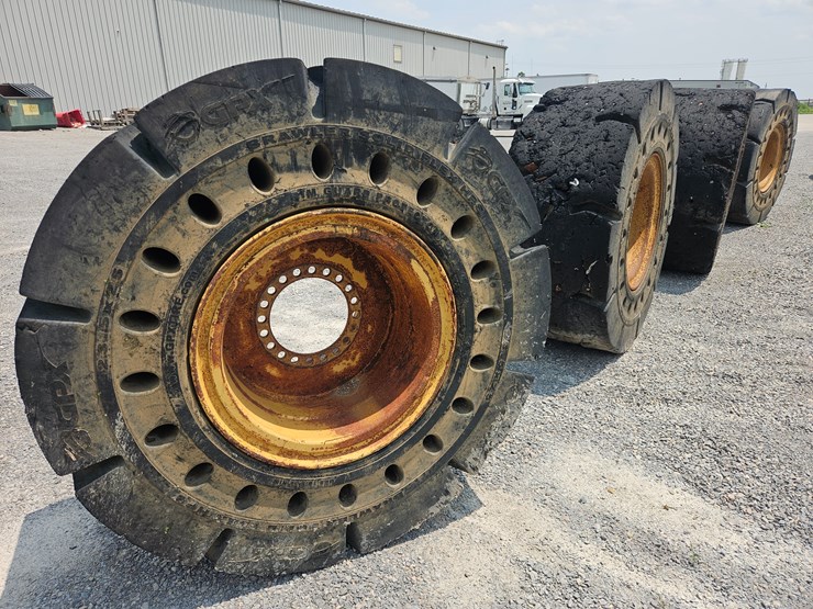 #18788-•-solid-loader-tires-image-7
