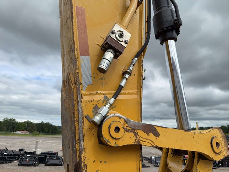 2013-caterpillar-329el-image-44