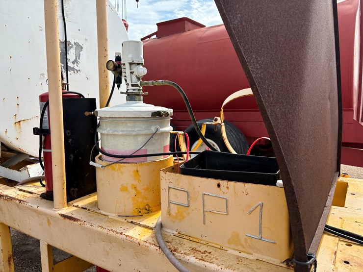 #79682-•-portable-fuel/lube-wagon-image-7