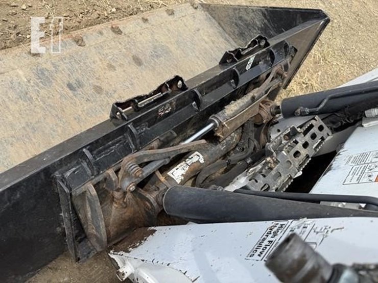 2019-bobcat-t770-image-65