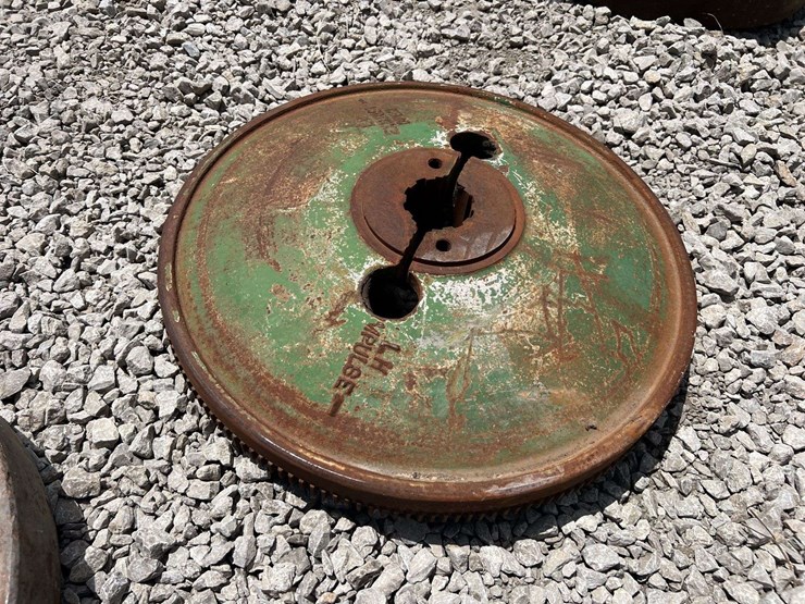 john-deere-model-g-flywheel-image-1