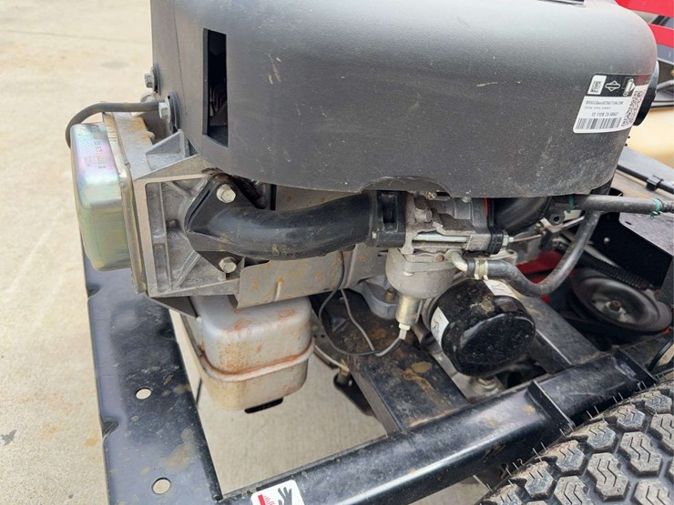 2015-graveley-zero-turn-mower-image-13