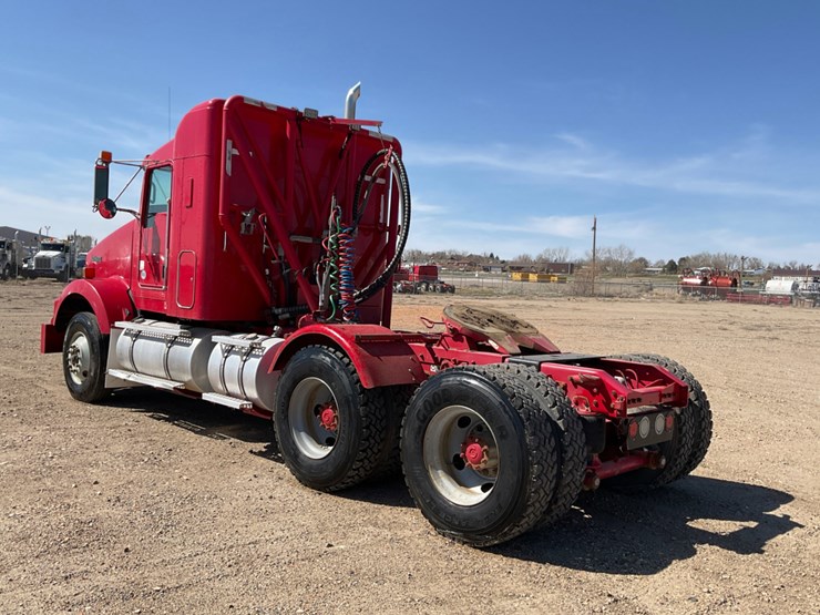 2011-kenworth-t800-image-7