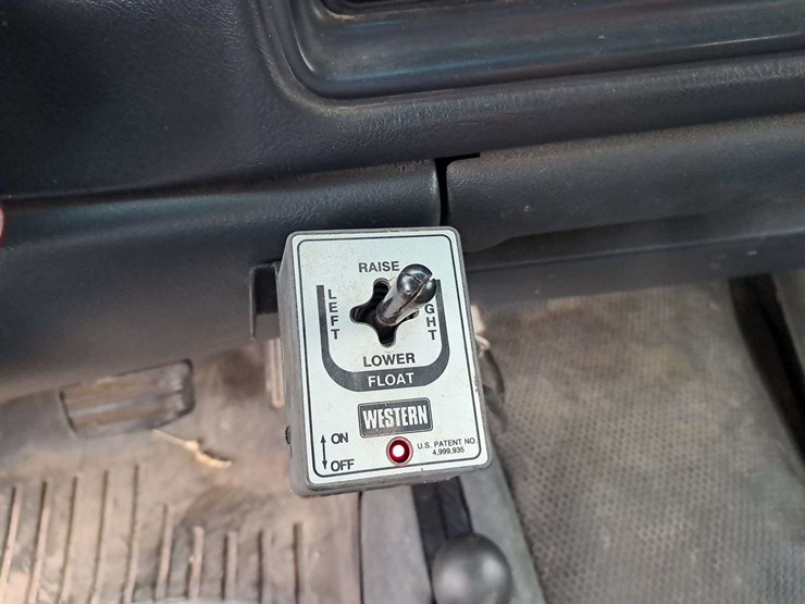 2001-chevrolet-silverado-image-22
