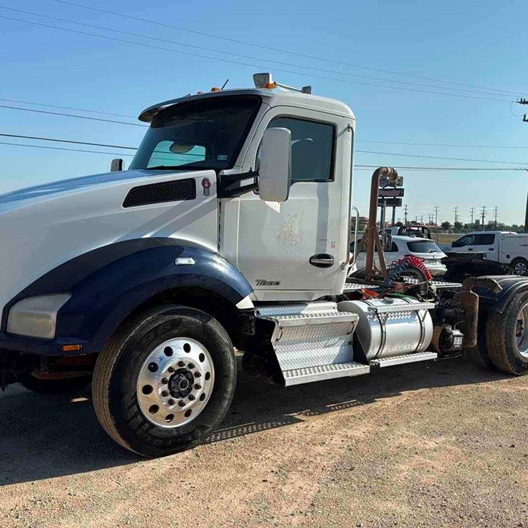 2019 KENWORTH T880