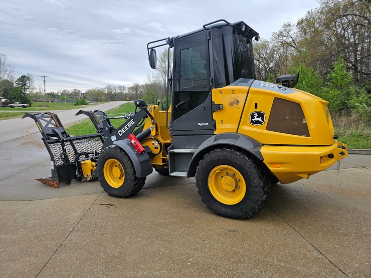 #17574-•-2024-deere-324-wheel-loader-image-7