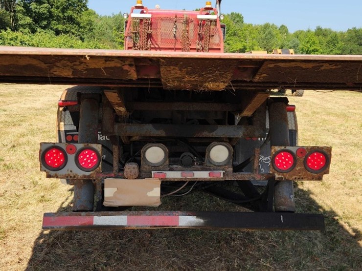 year:-1986-make:-peterbilt-model:-359-vehicle-type:-truck-mileage:-showing-335,508-drive-line:-6x4-image-5