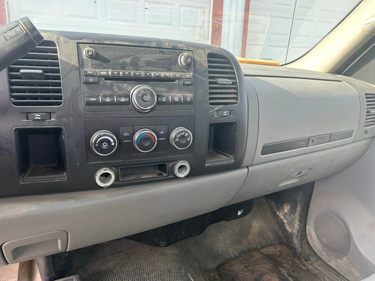 2009-chevrolet-silverado-3500hd-image-28