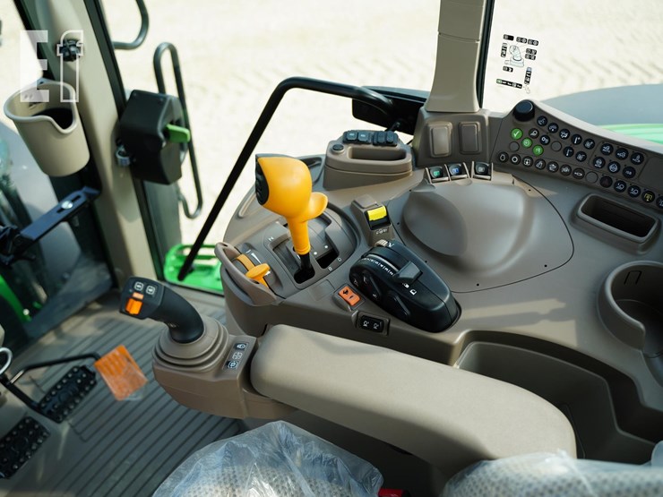2024-john-deere-6155m-image-40
