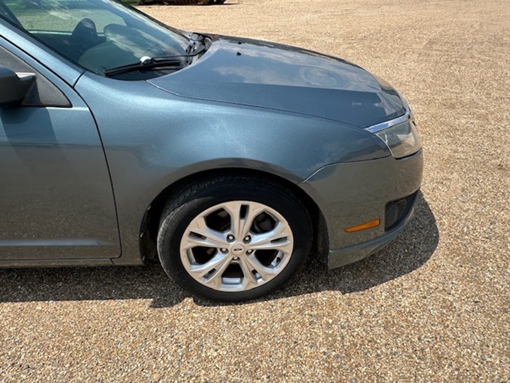 #23032-•-2012-ford-fusion-image-17
