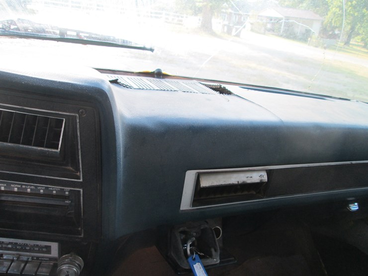 #19-•-#26805-•-1982-chevrolet-scottsdale-pickup-1gcgc24m5cj147797-image-31