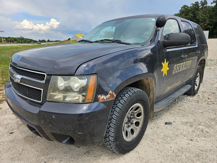 2010-chevrolet-tahoe-image-2