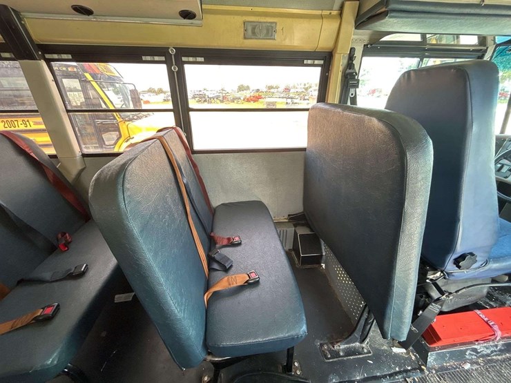 2004-ic-corporation-3000ic-school-bus-image-20