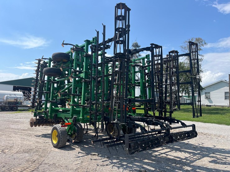 john-deere-2310-image-6