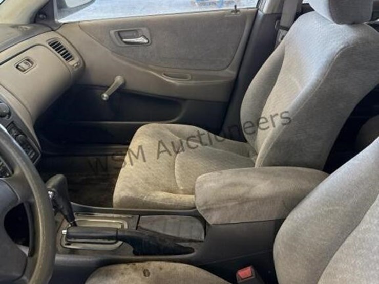 2001-honda-accord-sdn-image-20