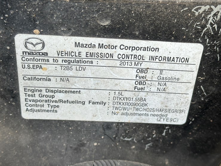 #22813-•-2012-mazda-2-image-53