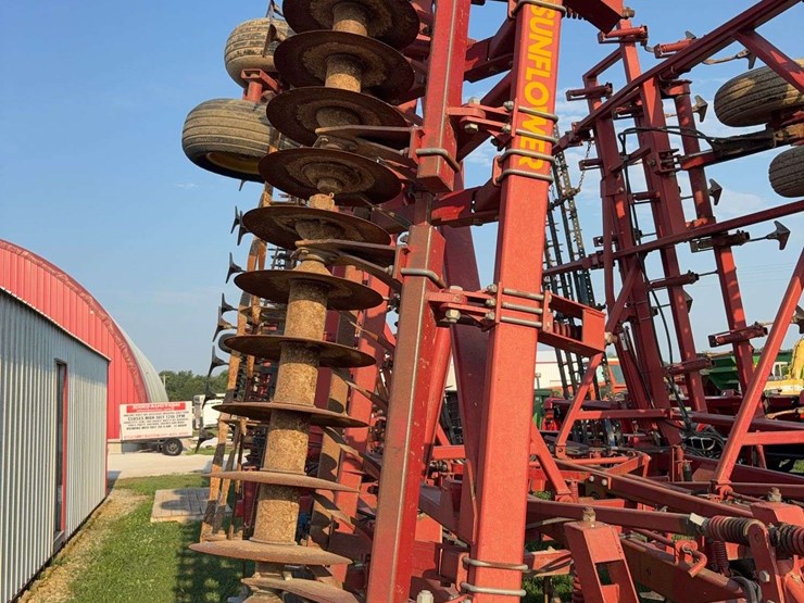 sunflower-6432-36ft-finishing-tool,-beater-bar,-5-bar-harrow,-used-this-spring-image-4