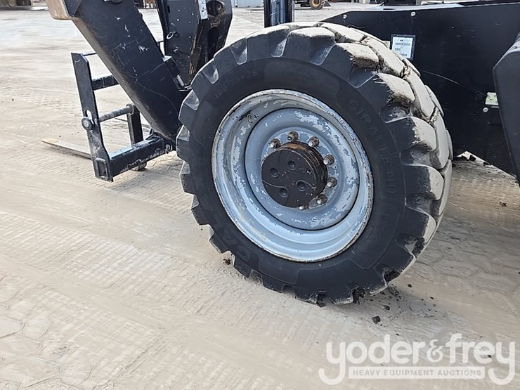 2019-jlg-1055-image-16