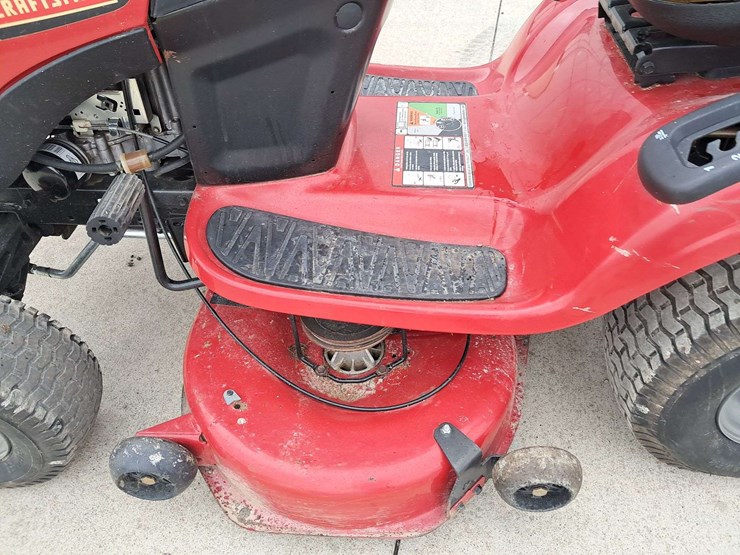 2011-craftsman-yt3000-riding-mower-image-13