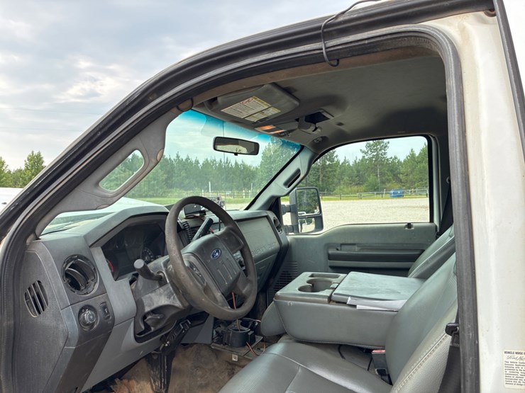 2011-ford-f350-image-10
