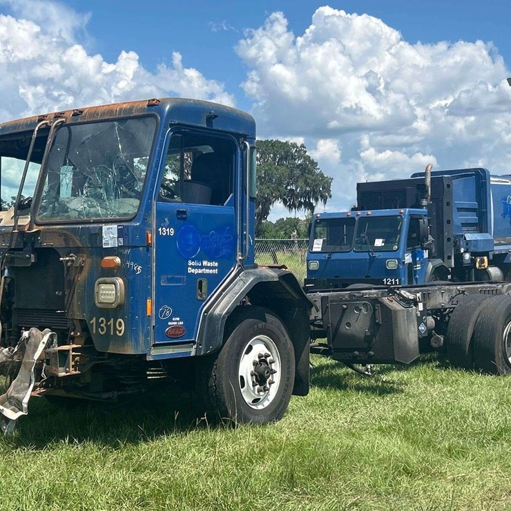 2020 PETERBILT 520