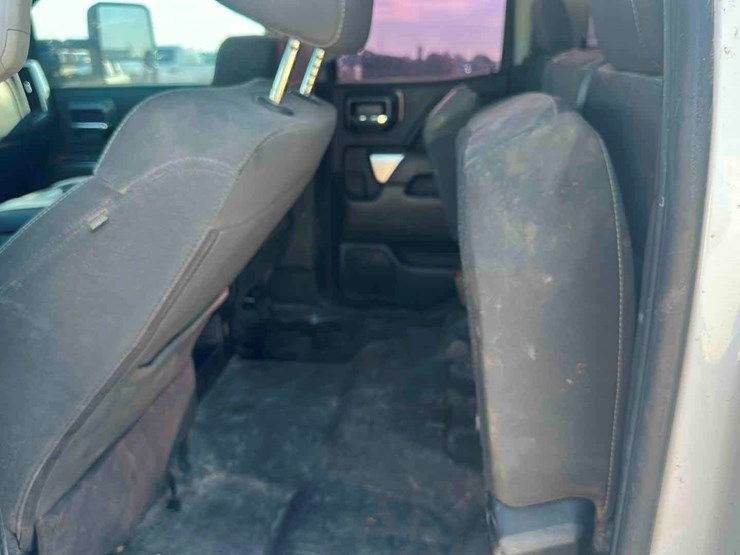 2018-chevrolet-2500-image-6