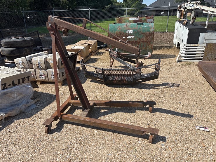 #22858-•-engine-hoist-image-1