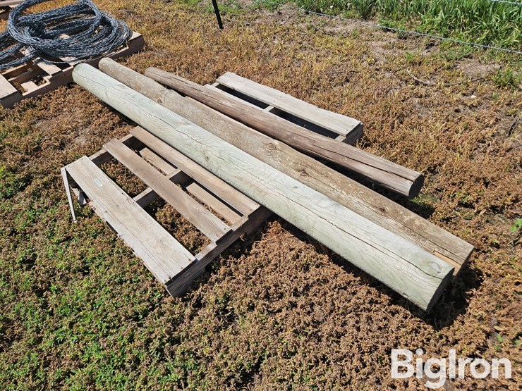 wooden-posts-image-1