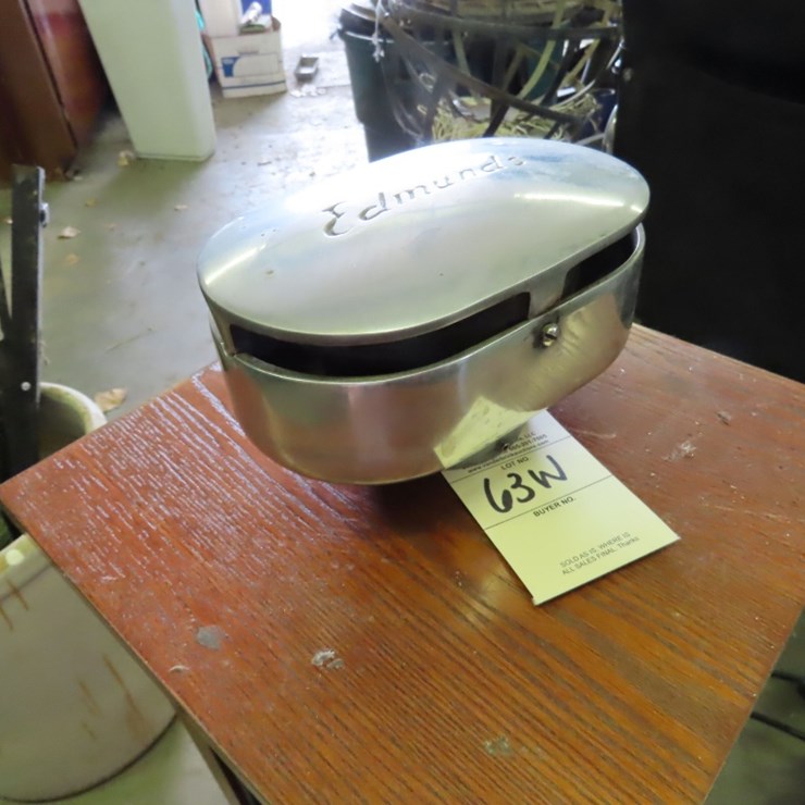 Edmunds Flathead small air cleaner and suicide Knob