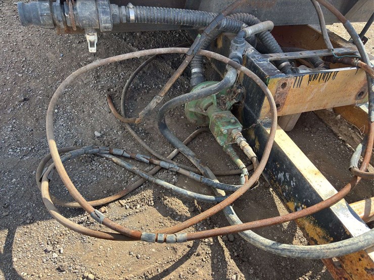 john-deere-8400-image-7