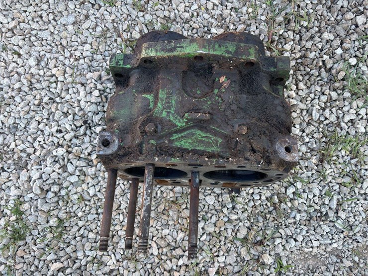 john-deere-model-70-block-image-12