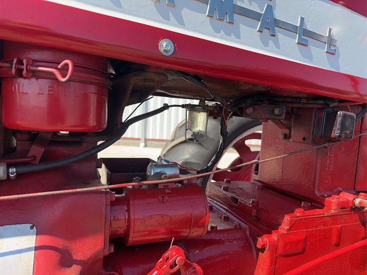 1955-farmall-400-2wd-tractor-image-24